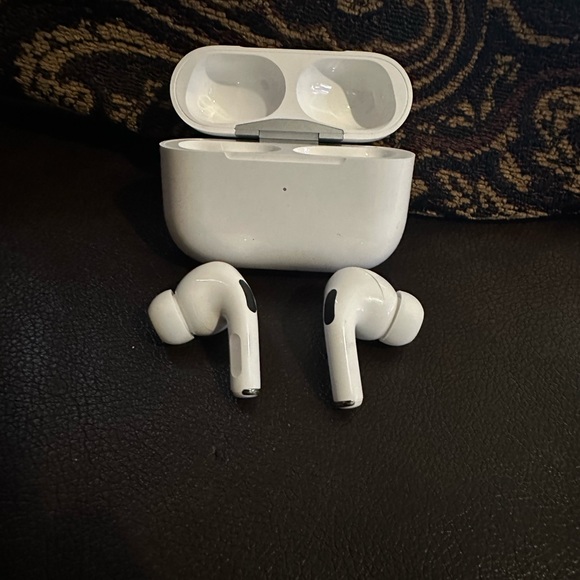 AirPods 2 GenFREE SHIPPING